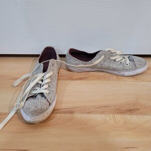 Converse Women's Size 5 Sneakers